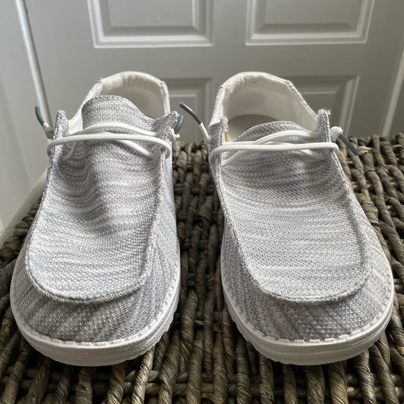 🆕 Women's Hey Dudes Gray, Slip-On Loafers, Moccasin Style Size 11 NEW - Picture 7 of 10